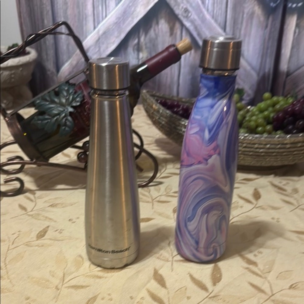2 Stainless Steel Water Bottles gym etc great condition keeps water cold